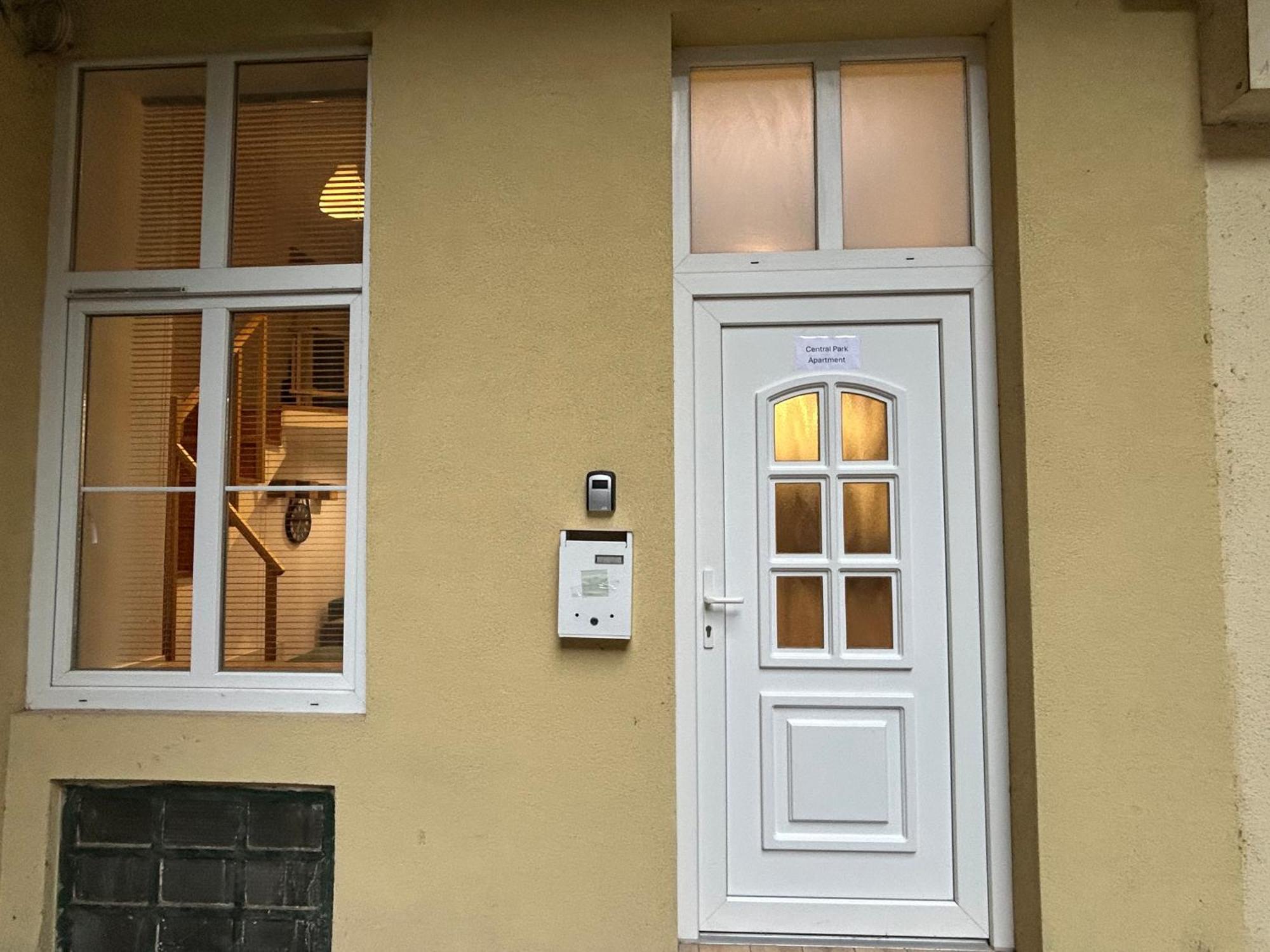 Central Park Apartman بودابست المظهر الخارجي الصورة